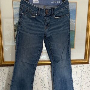 GAP Women's Bootcut Jeans in Medium Blue Wash